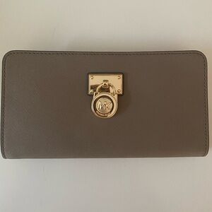 Michael Kors Hamilton Wallet